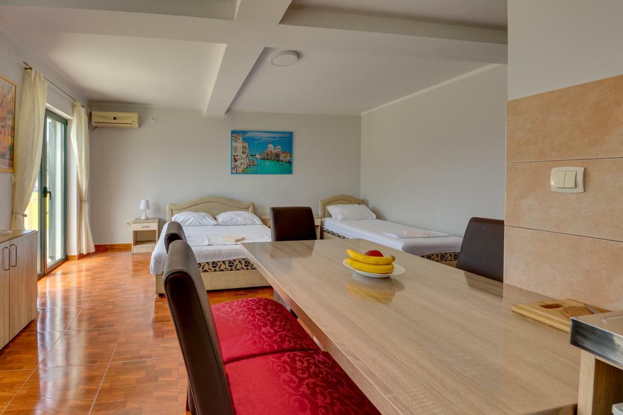 Apartmani Bozinovic Herceg Novi Bagian luar foto